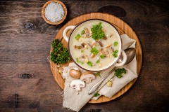 Món này sẽ tuyệt vời hơn nếu kết hợp cùng một lát bánh mì nướng giòn tan, thơm phức.