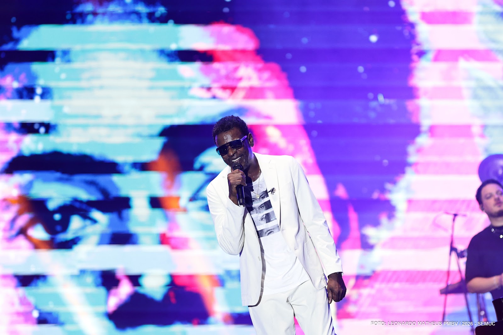 Cantor Seu Jorge durante a abertura do Mormaço Cultural 2026 em Boa Vista, Roraima.