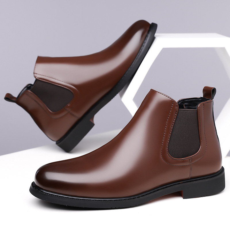 Robust men's leather work boots