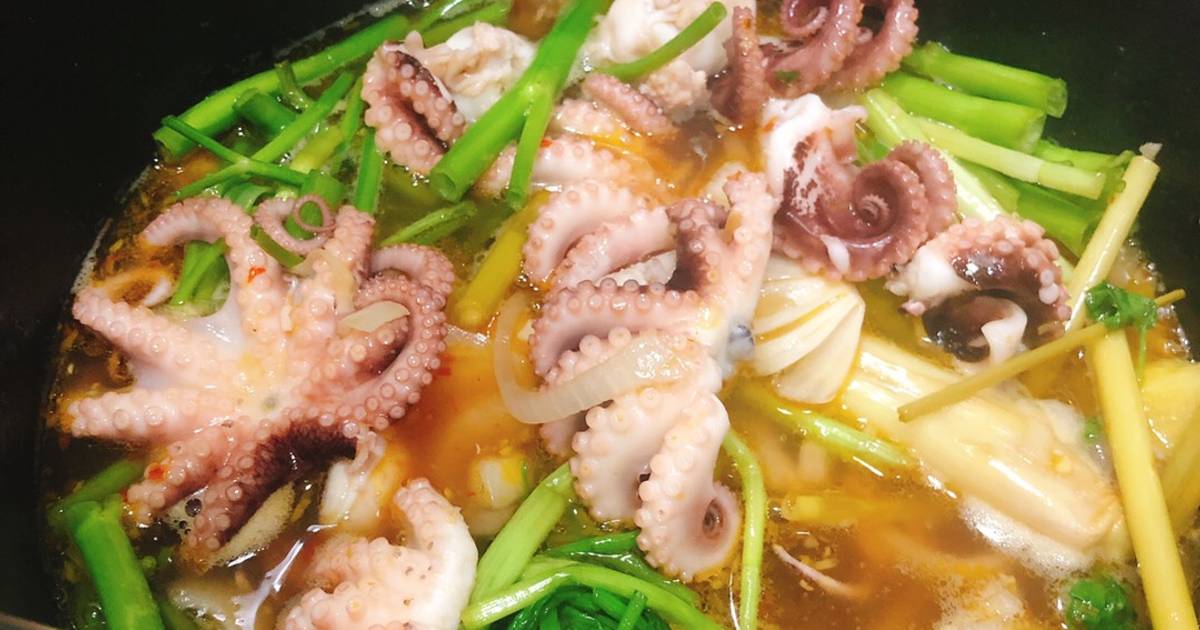 Lẩu bạch tuột nhúng dấm bia sa tế