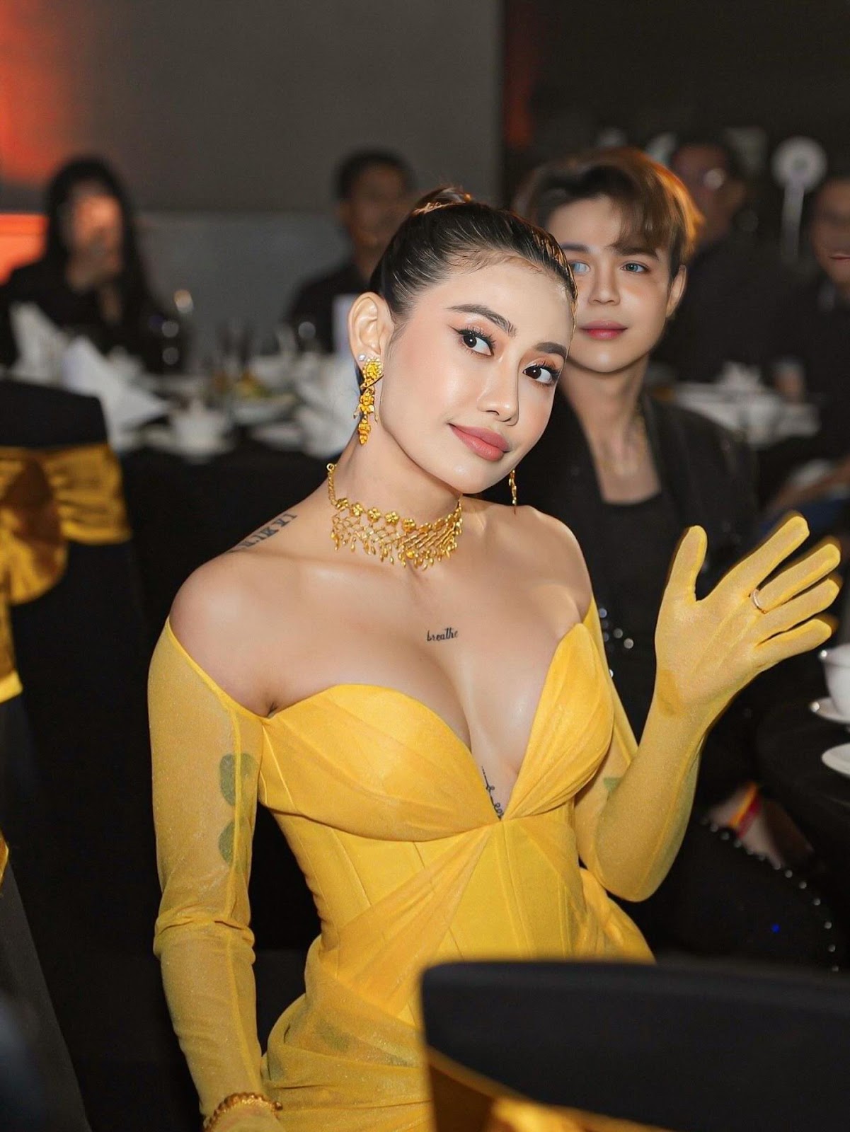 သင်ဇာဝင့်ကျော် - Thinzar Wint Kyaw - Sexy Model and Actress
