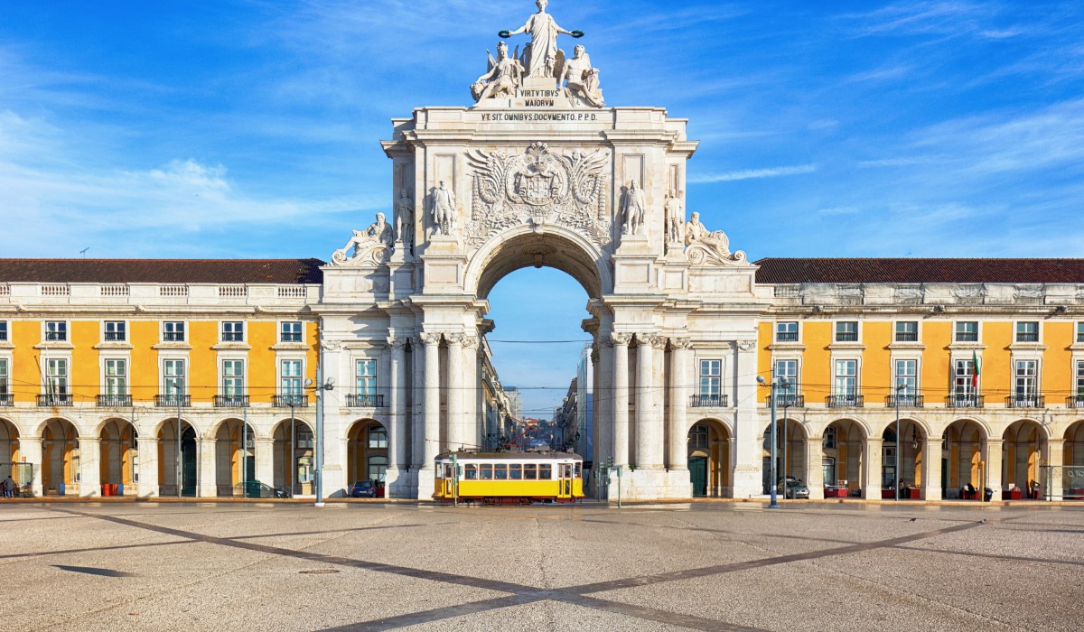 How to Get from Lisbon to The Yeatman: Private Transfer Guide