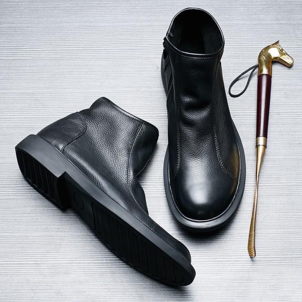 Men's Chelsea boot made of genuine leather with zipper