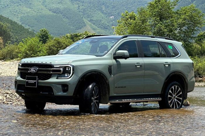 Ford Everest thêm bản máy xăng 300 mã lực, giá về Việt Nam hơn 1,6 tỷ đồng - Báo VTC News