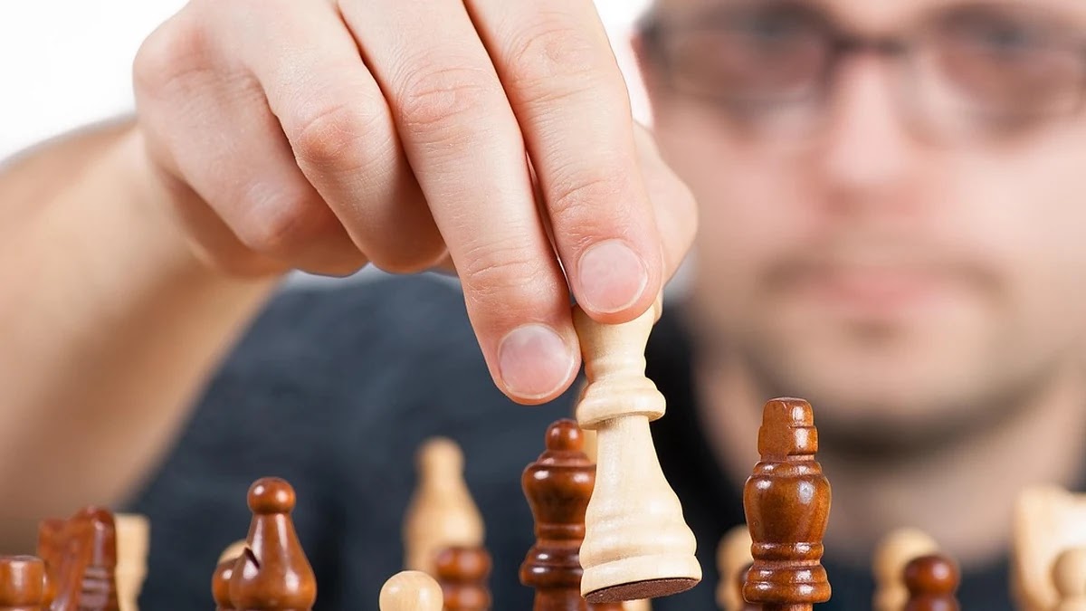 직관적 판단과 논리적 사고가 충돌하는 순간의 심리 구조