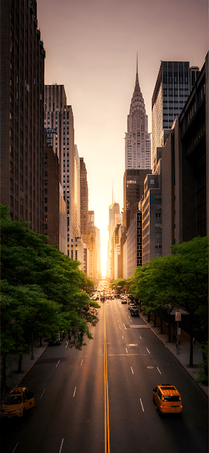 Manhattan Street View Chrysler Building Sunset Glow - Free mobile Wallpaper