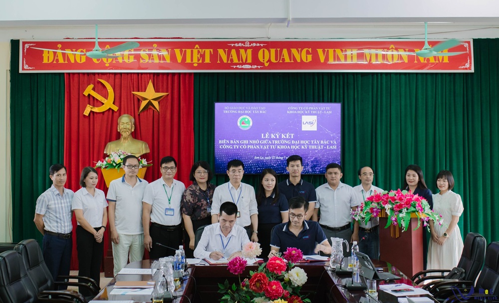 Lễ ký kết biên bản ghi nhớ, seminar về kỹ thuật - công nghệ giữa Trường Đại học Tây Bắc và Công ty Cổ phần vật tư Khoa học Kỹ thuật - Lasi