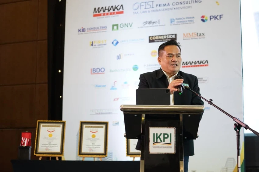 Ketua Umum IKPI Vaudy Starworld saat memberikan pernyataan mengenai peran organisasi sebagai mitra pembangunan.