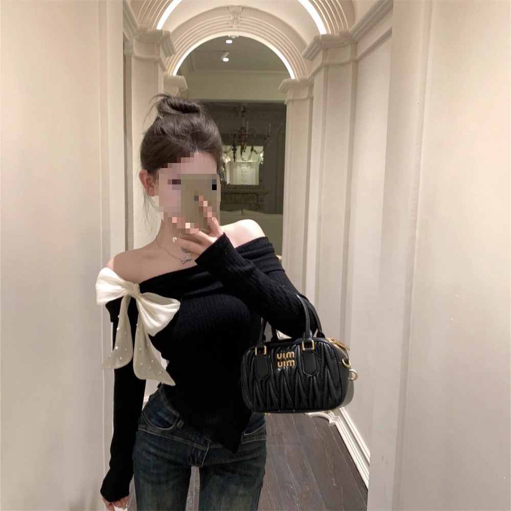 Off-the-shoulder knitted pullover with bow, long sleeve