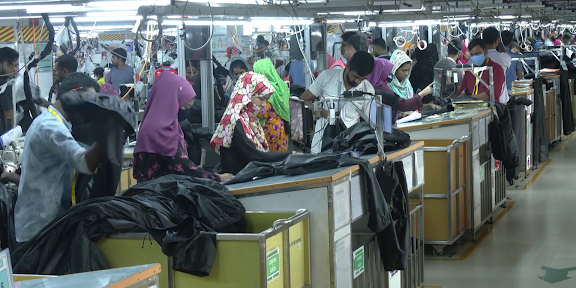 ছুটির ফাঁদে দেশের পোশাক খাত: ফেব্রুয়ারি-মার্চে মাত্র ৩৫ কর্মদিবসে গভীর সংকটে আরএমজি সেক্টর