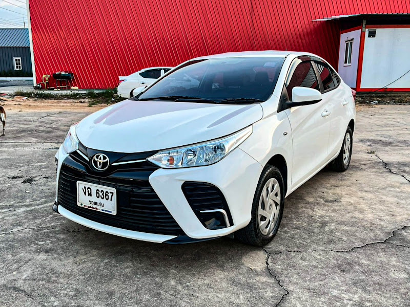 TOYOTA YARIS ATIV