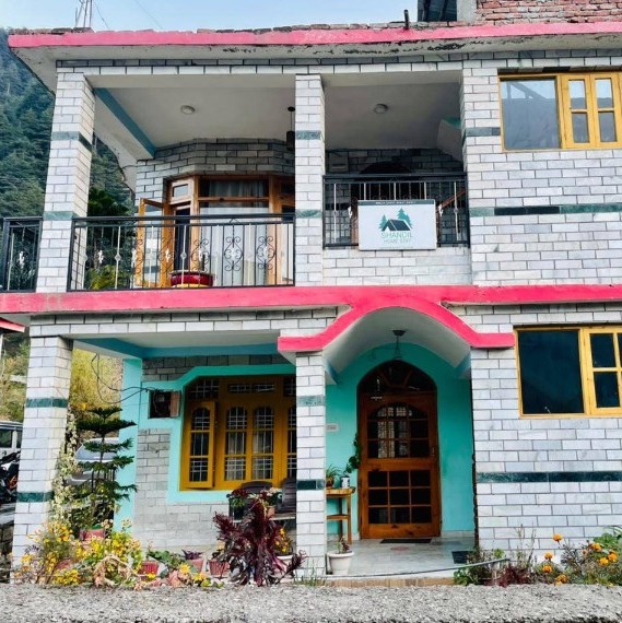 GRANDE Hallan-i Homestay