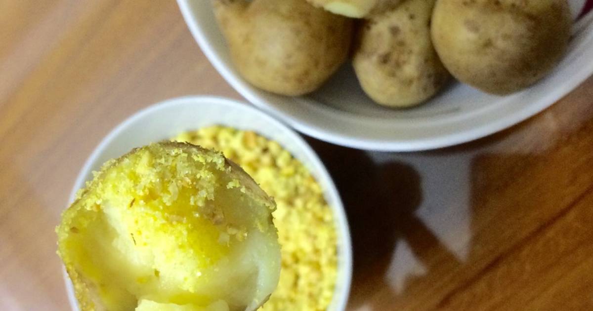 Khoai tây luộc chấm muối đậu phộng