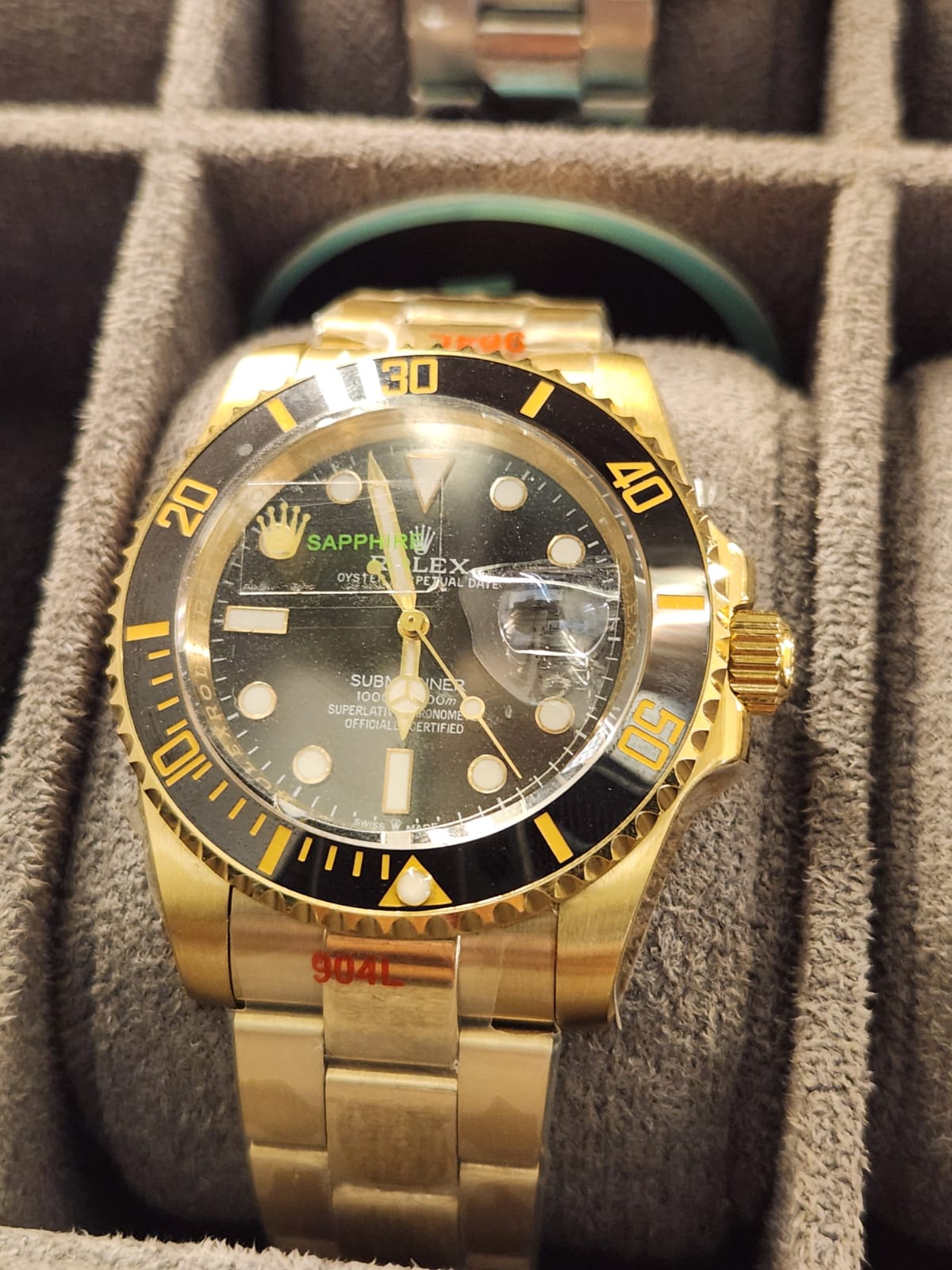 Rolex Submariner Date 18k Yellow Gold (Master)