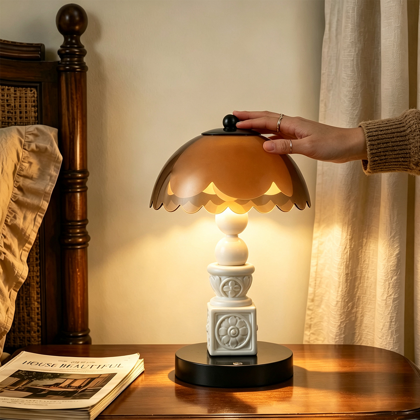 Bedside lamp with jellyfish relief motif, white