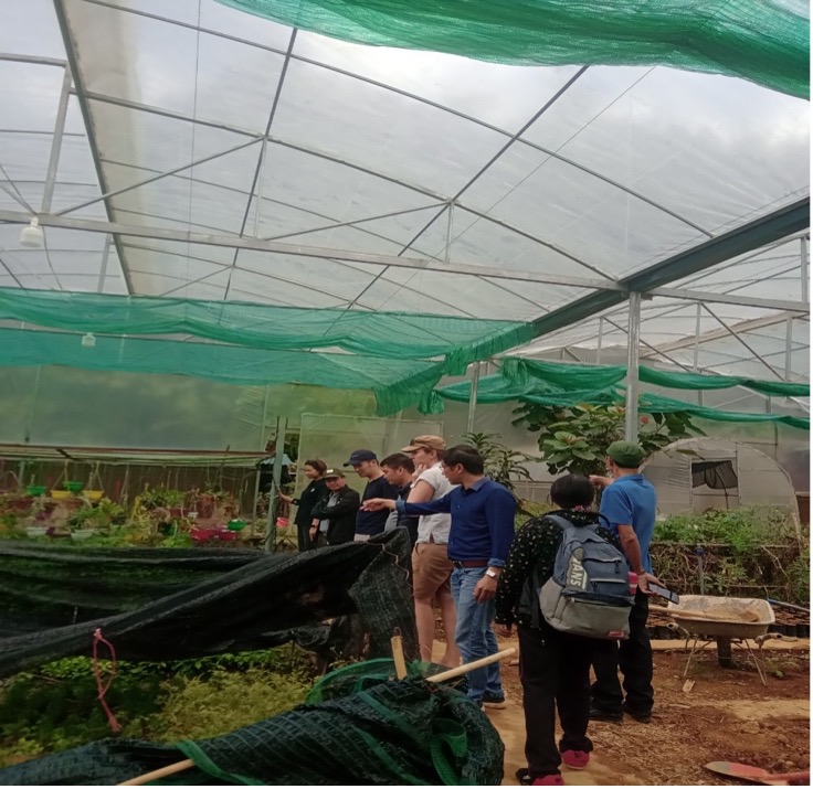 Đoàn chuyên gia Trường Đại học Southern Cross (Australia) giám sát kết quả triển khai dự án tại Khu Bảo tồn thiên nhiên Mường La
