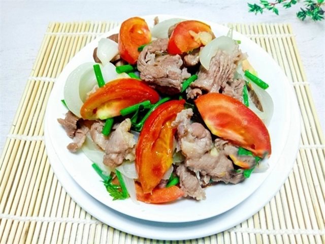 Thịt Bò Xào Cà Chua