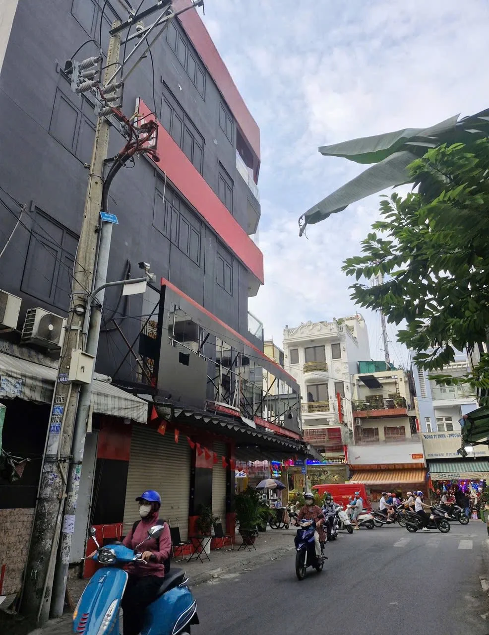 Cho thuê Tòa Nhà Góc 2 MT 5,2x16m, 5 Tầng, Thang Máy, Tân Hương, Quận Tân Phú