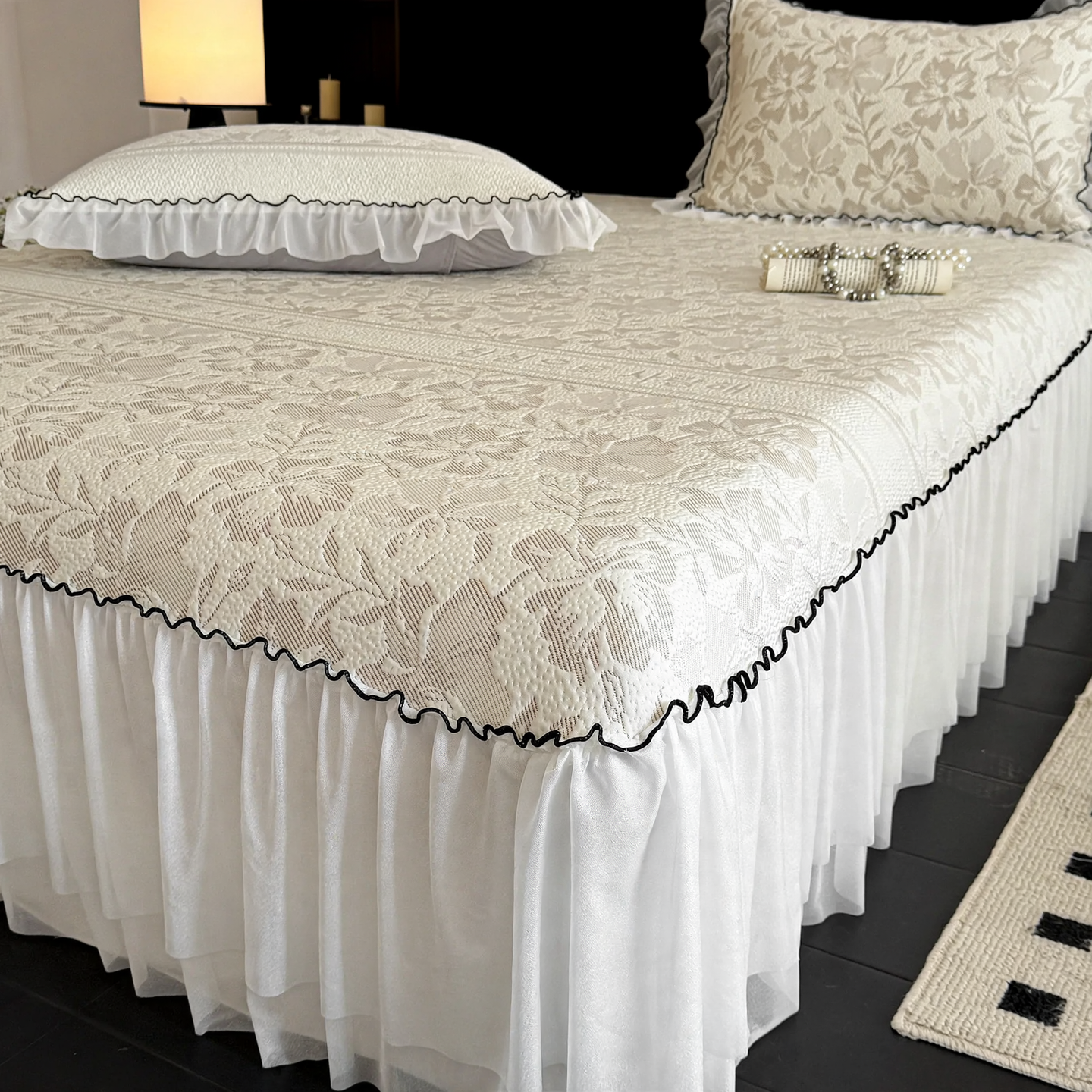 Cooling mat in princess style, foldable