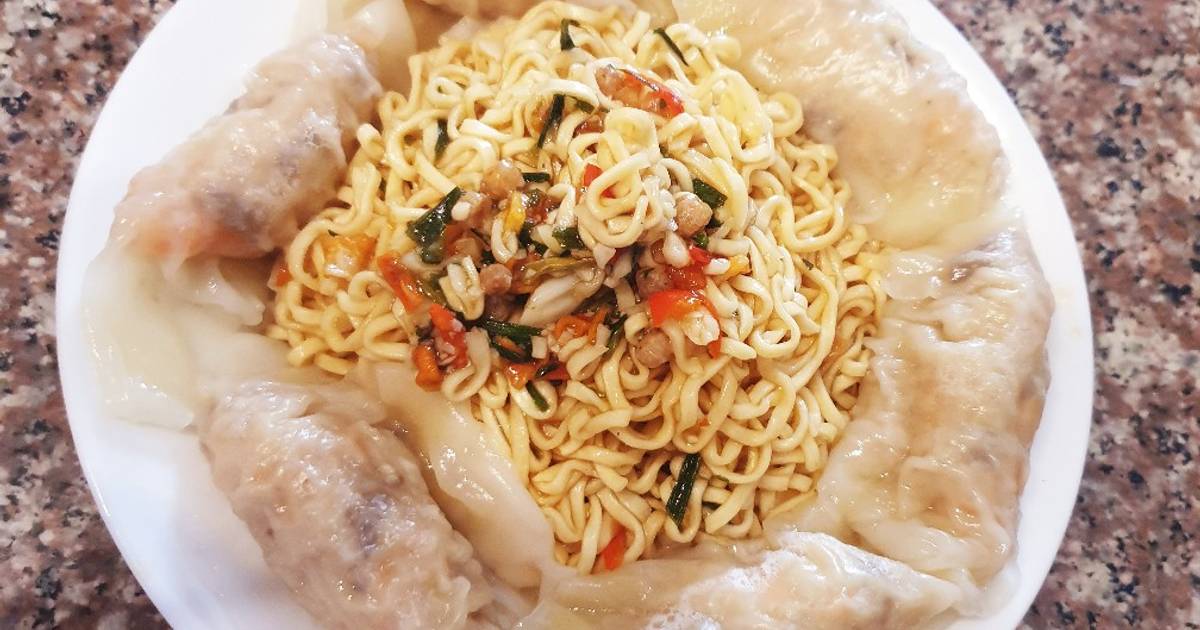 Mì trộn + hoành thánh