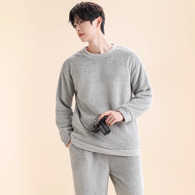 Herren-Pyjama-Set aus Korallenfleece, gefüttert, mit Reißverschluss