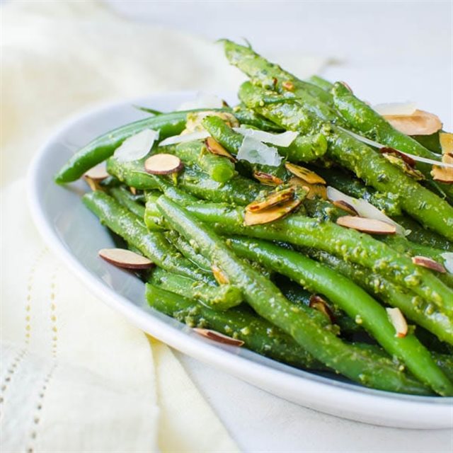 Đậu Que Luộc Trộn Sốt Pesto