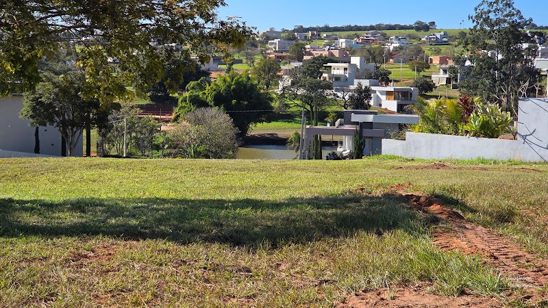 Lote de esquina em excelente localização no setor iate do Riviera de Santa Cristina XIII