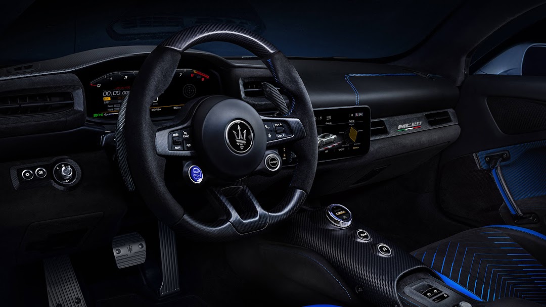 Maserati MC20 interior