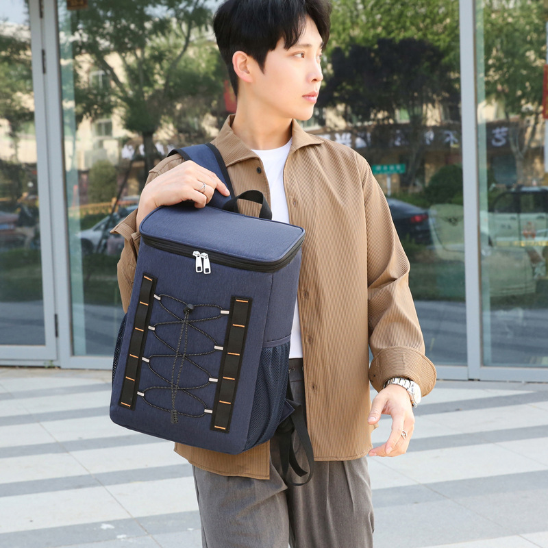 Insulated backpack with thermal function