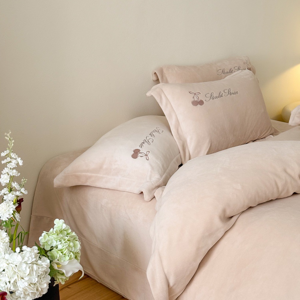 Milk Fiber Fleece Bedding Set, Cherry Embroidery