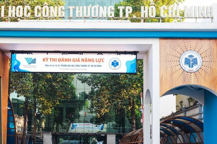 Đảm bảo an toàn tại các điểm thi đánh giá năng lực - Báo Sài Gòn Giải Phóng