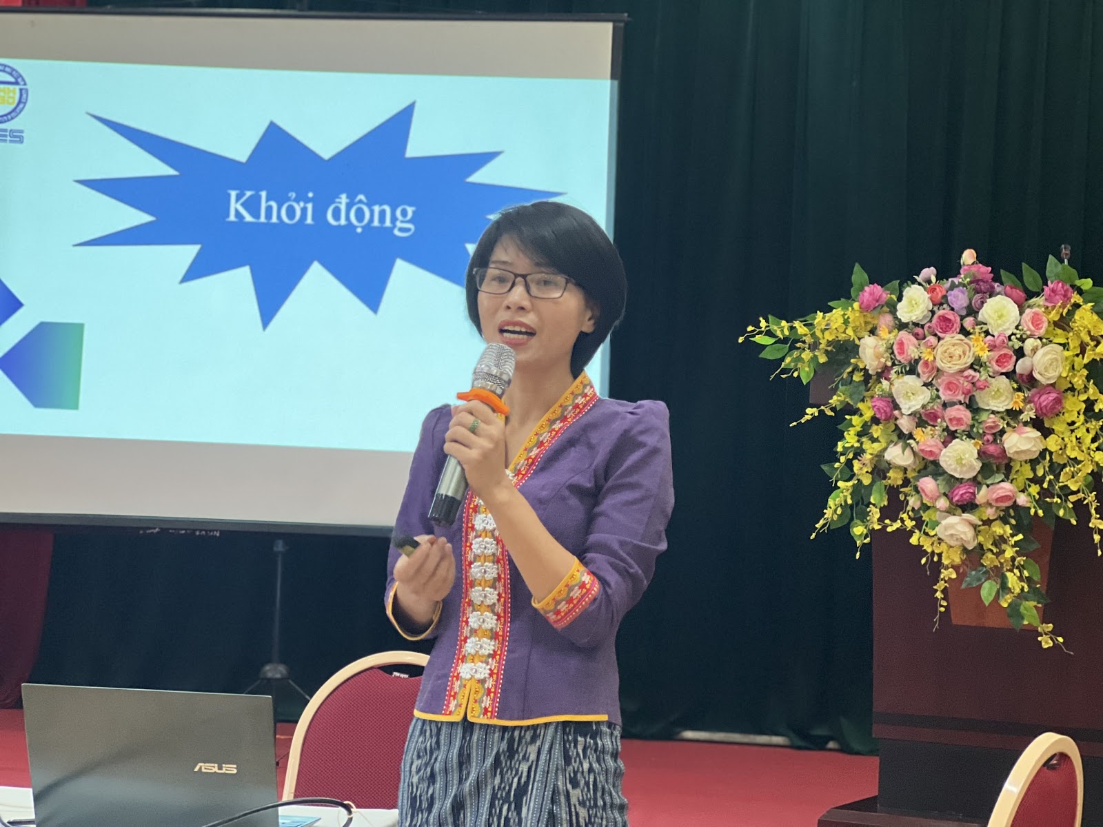 Giảng viên, cán bộ Trường Đại học Tây Bắc tham gia tập huấn tích hợp dạy học “Đưa nội dung các sản phẩm của công trình lịch sử quan hệ đặc biệt hai nước Việt Nam - Lào vào giảng dạy tại các trường học hai nước”