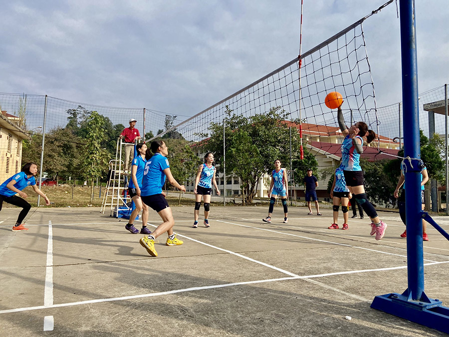 Sôi nổi Giải bóng chuyền hơi nữ mở rộng chào mừng kỷ niệm 60 năm  ngày thành lập Trường Đại học Tây Bắc (1960-2020)