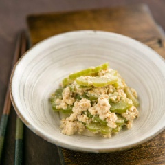 Salad khổ qua đậu hũ tươi mát, ngon ngon, hấp dẫn cực tốt cho sức khỏe khi giảm cân nên chị em yên tâm nhé. Còn chờ gì mà không lưu công thức lại ngay nào. Chúc bạn thành công và ngon miệng nhé.