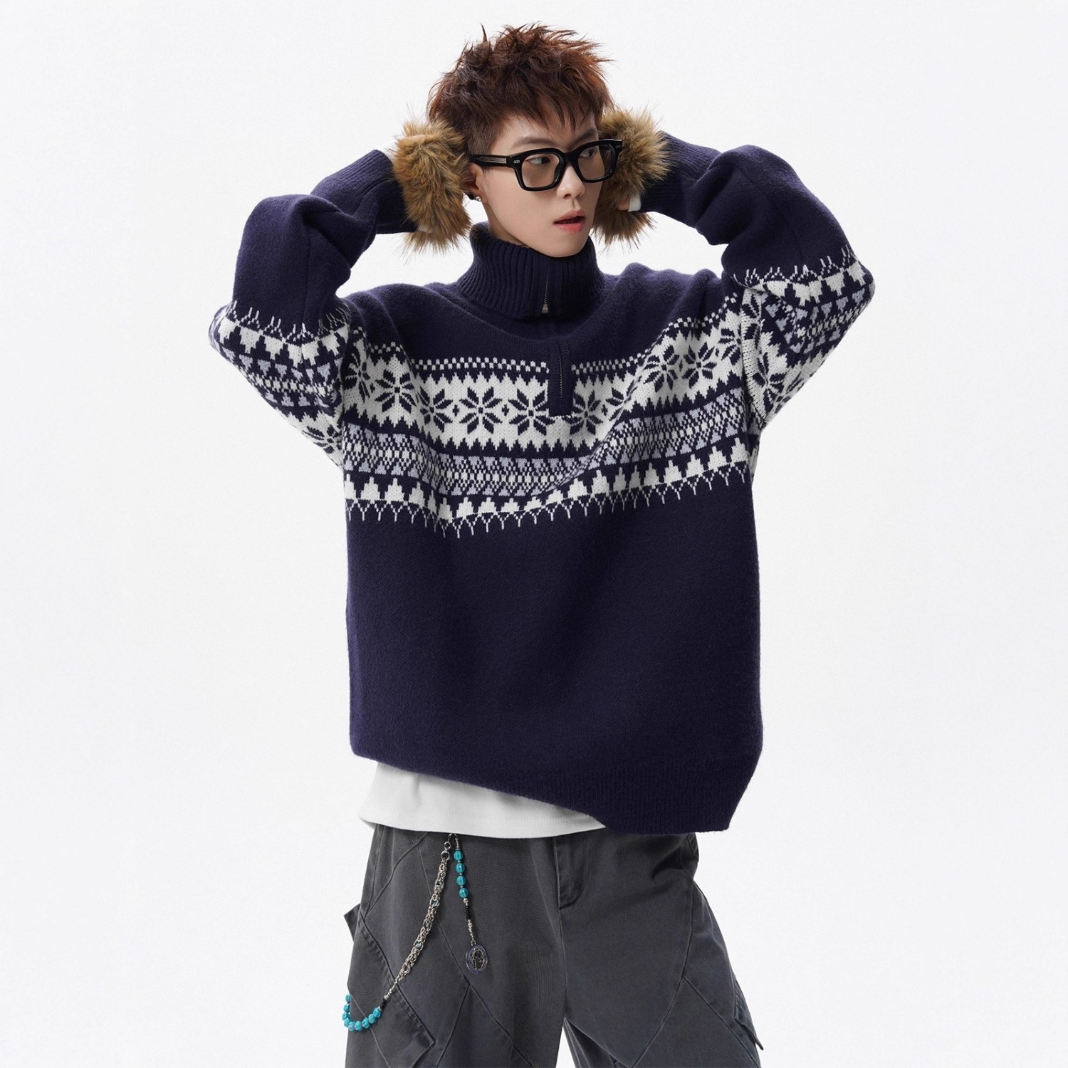 Unisex knitted sweater with stand-up collar and zipper
