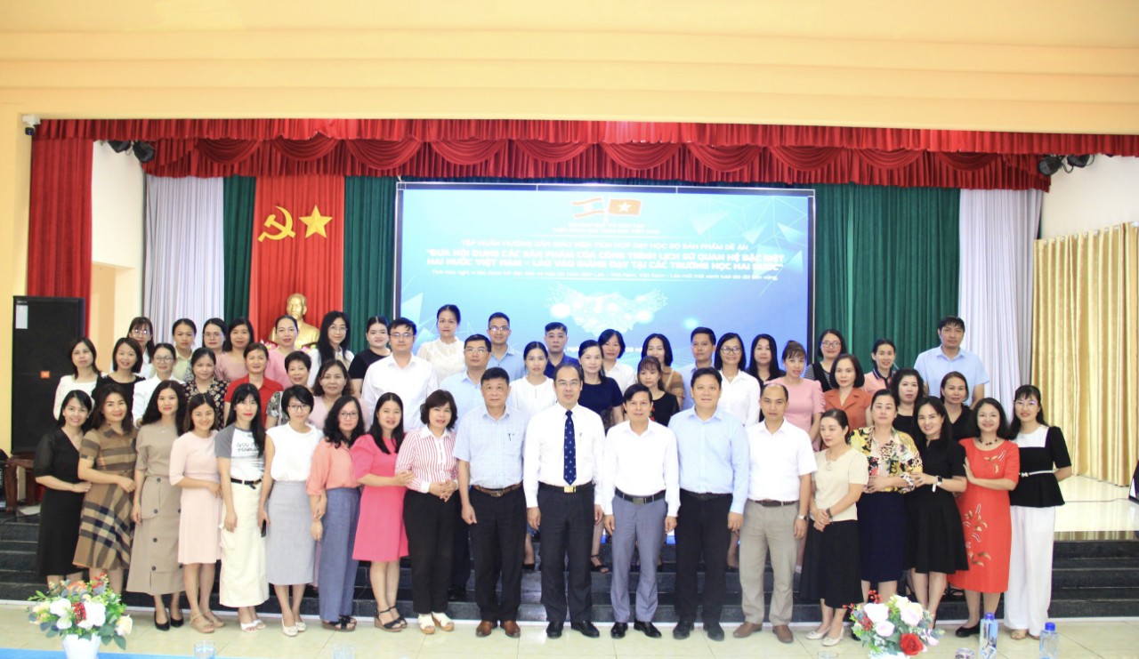 Giảng viên, cán bộ Trường Đại học Tây Bắc tham gia tập huấn tích hợp dạy học “Đưa nội dung các sản phẩm của công trình lịch sử quan hệ đặc biệt hai nước Việt Nam - Lào vào giảng dạy tại các trường học hai nước”