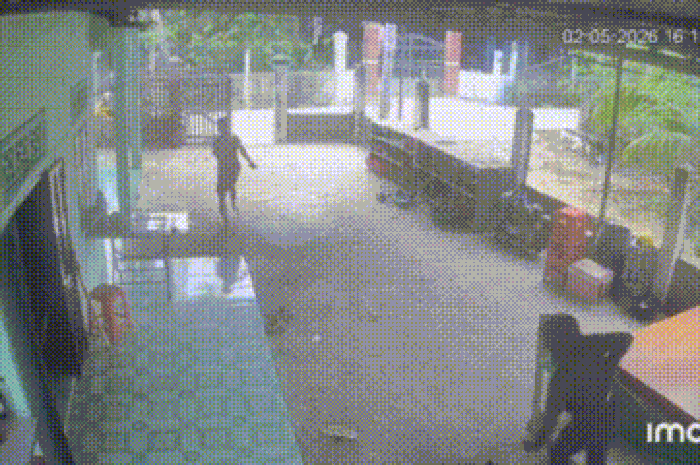 Truy tìm 2 đối tượng đột nhập nhà dân, rút hung khí đe dọa khi bị phát hiện - Báo Tiền Phong