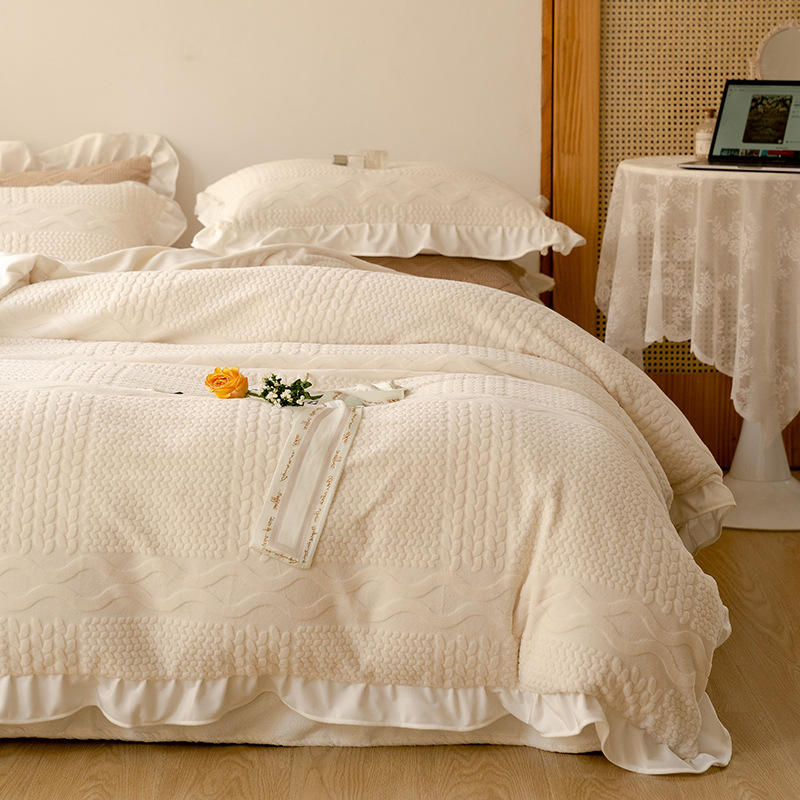 Winter bedding set made of milk fleece with ruffled edges