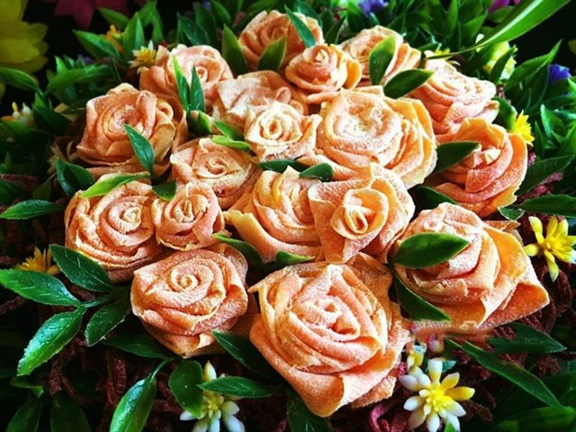 Mứt Cà Rốt Hoa Hồng
