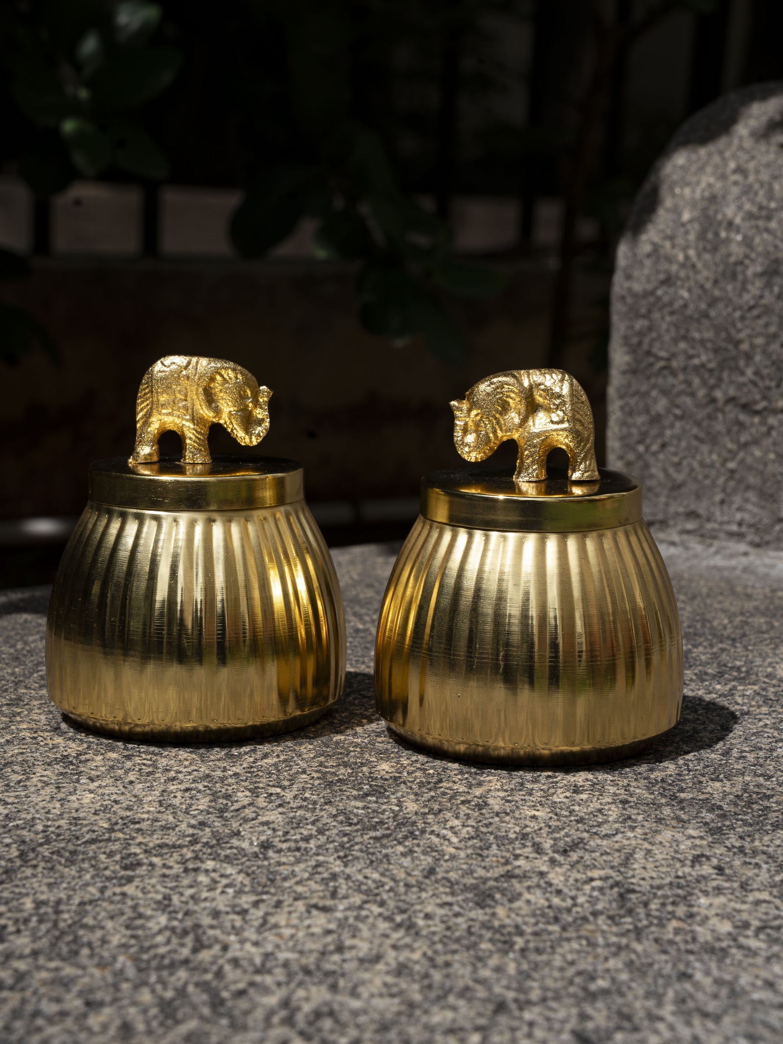 elephant-dry-fruit-jar