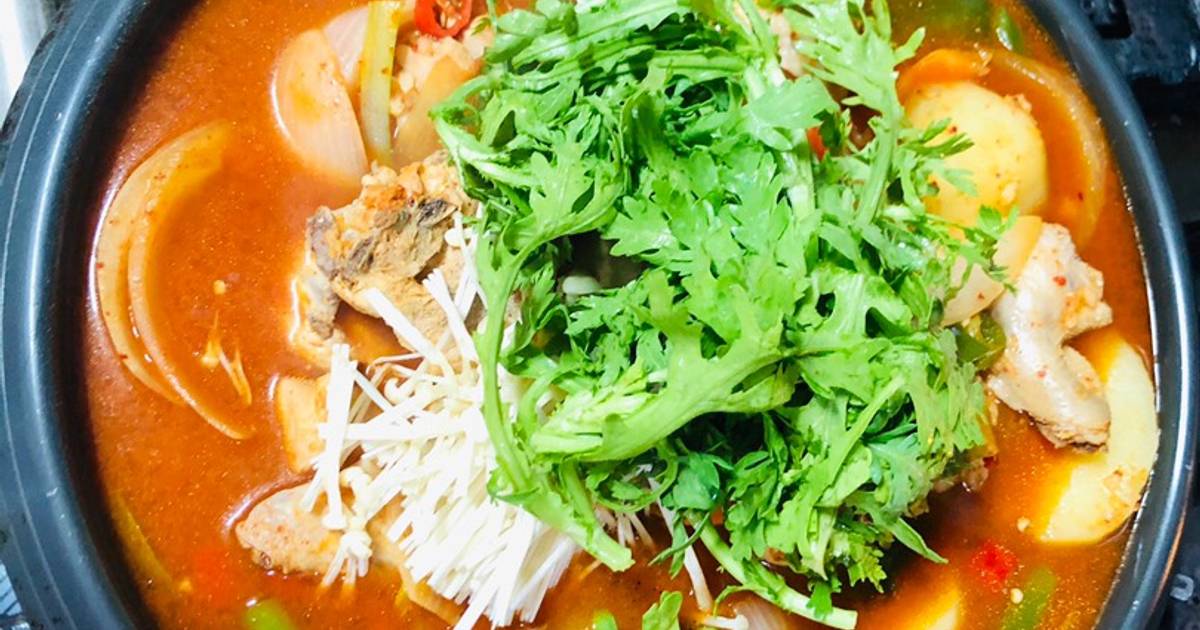 Canh gà (닭도리탕)