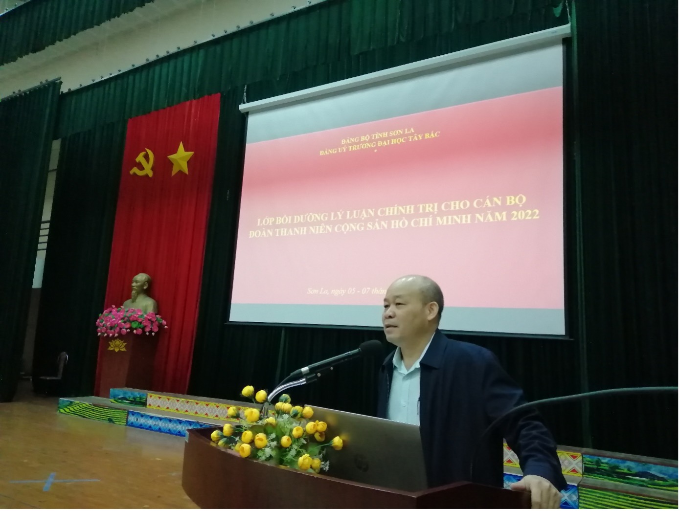 Khai mạc lớp Bồi dưỡng Lý luận chính trị cho cán bộ Đoàn Thanh niên Cộng sản Hồ Chí Minh năm 2022