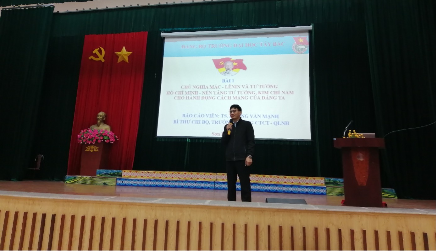 Khai mạc lớp Bồi dưỡng Lý luận chính trị cho cán bộ Đoàn Thanh niên Cộng sản Hồ Chí Minh năm 2022