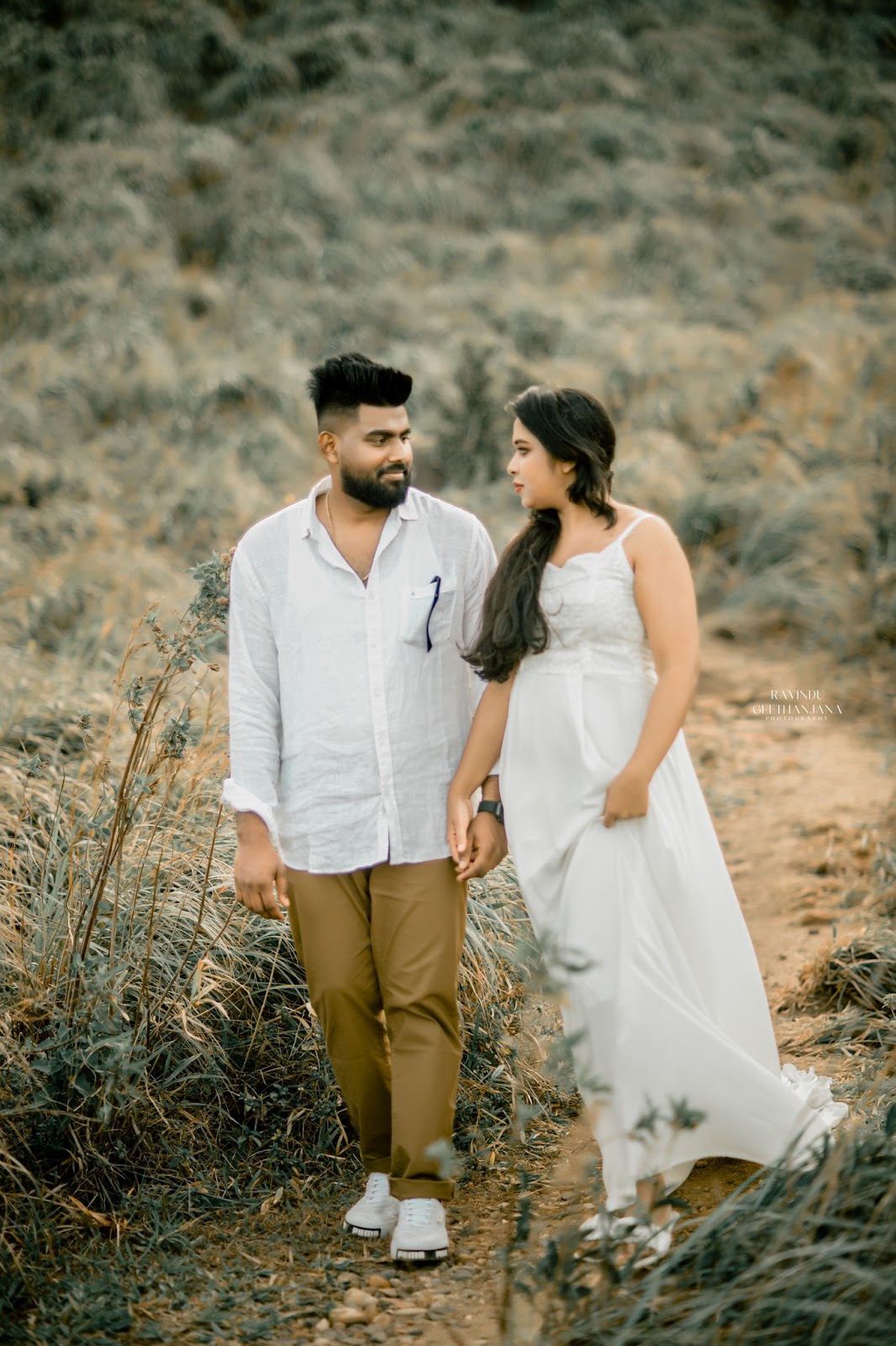 Sidath and Senali pre-wedding shoot - romantic outdoor photography