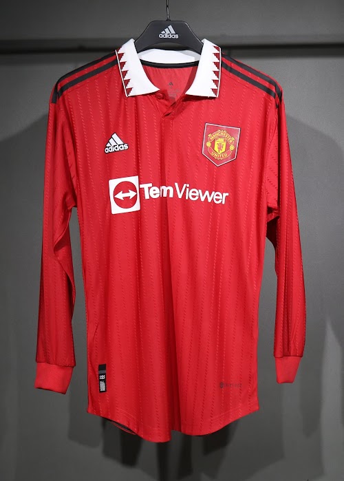 Retro 2022-23 Manchester United Local.jpg