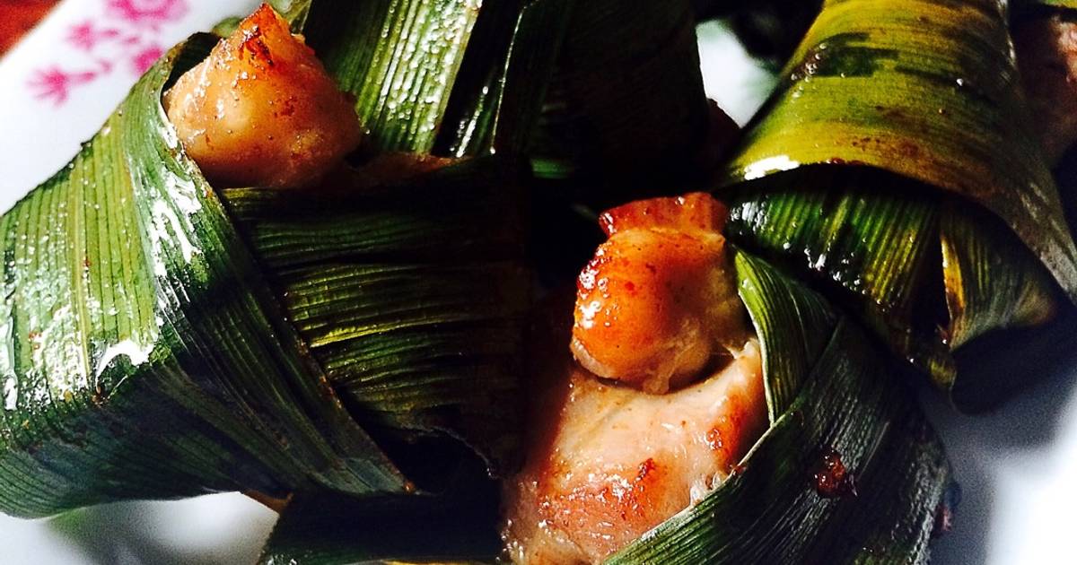 Gà cuốn lá nếp (lá dứa)