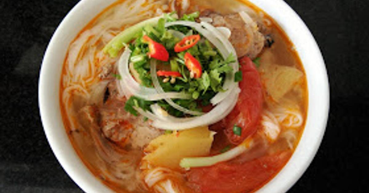 Buổi sáng với bún cá ngừ hoặc cá thu