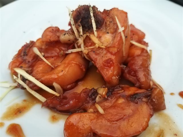 Má Đùi Gà Kho Gừng