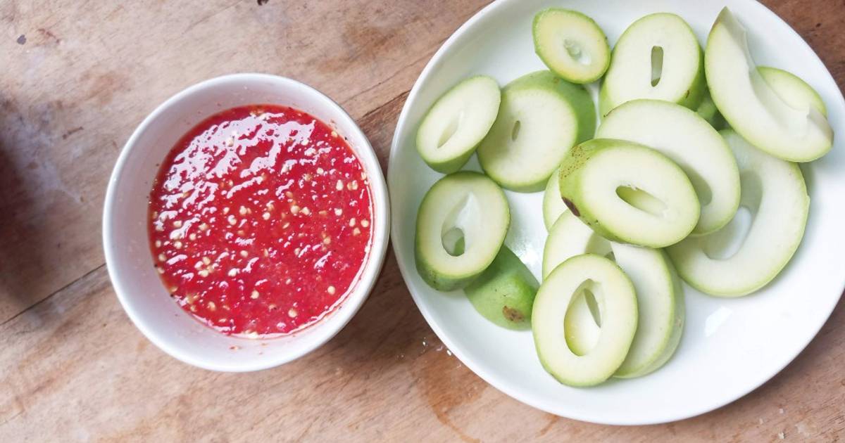 Xoài bao tử chấm mắm ớt đường