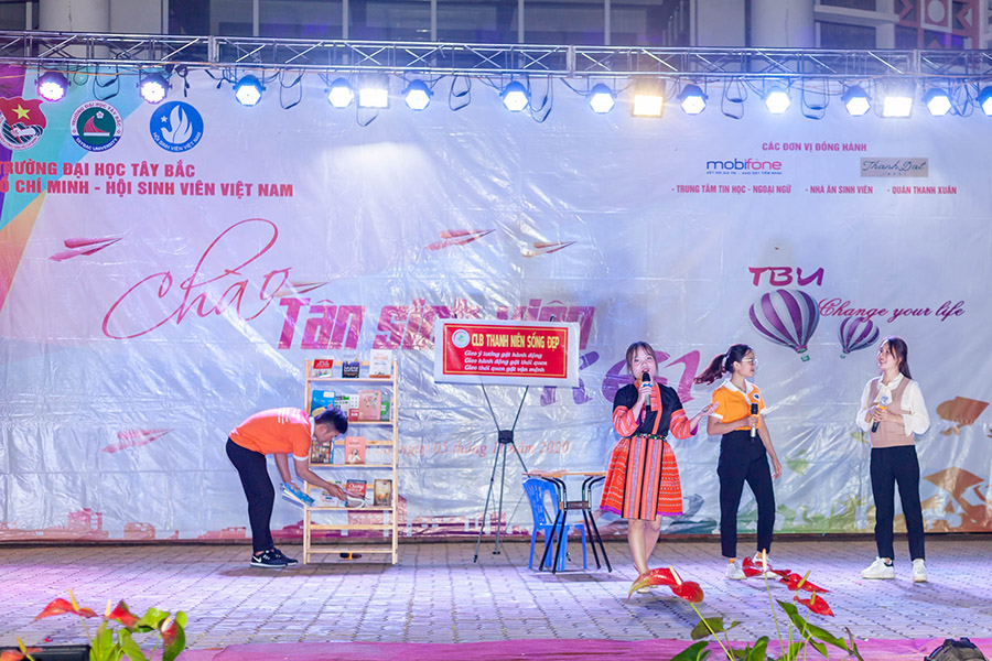 Chương trình "Chào tân sinh viên K61"